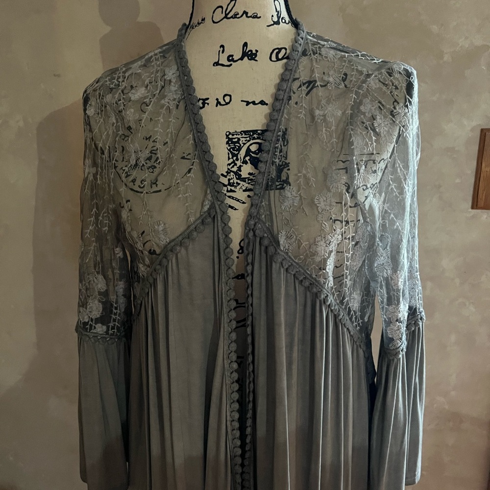 Beautiful lacy Serendipity open top